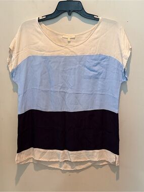 Under Skies Colorblock Short Sleeve Top in Light Blue, Navy and White
